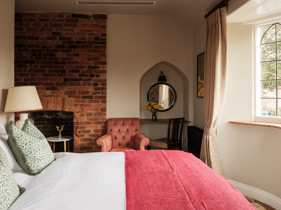 The Manor House Inn主图