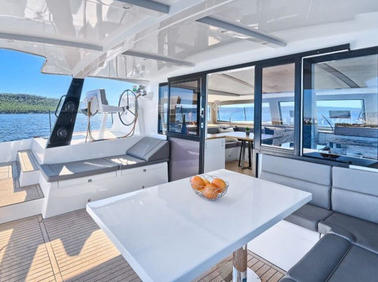 Madeira: Exclusive Luxury Sunset Cruise | 4h