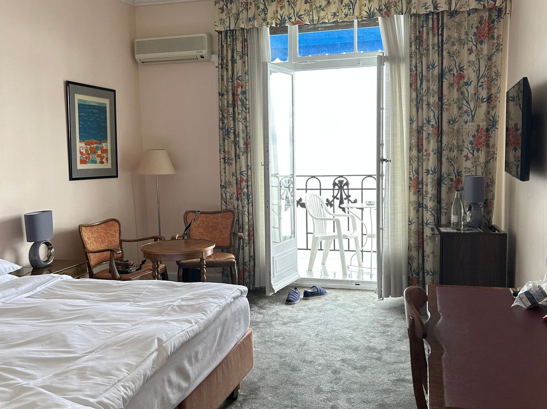 艾克森耶大酒店主图