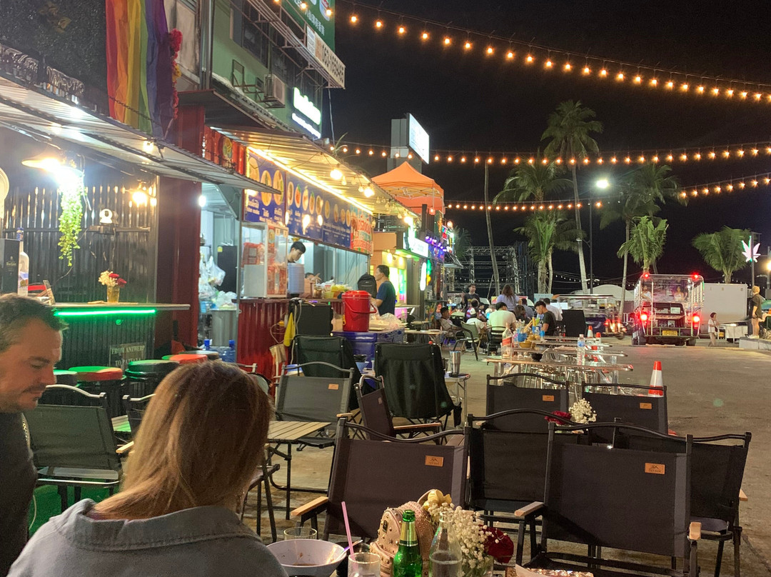 Bar Parisien Pattaya