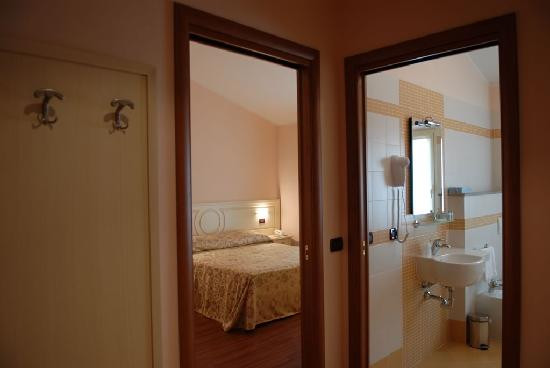 Hotel Plazza Porcari主图