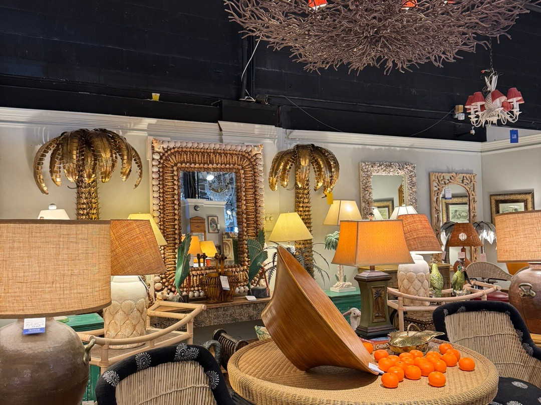 The Antique And Artisan Gallery