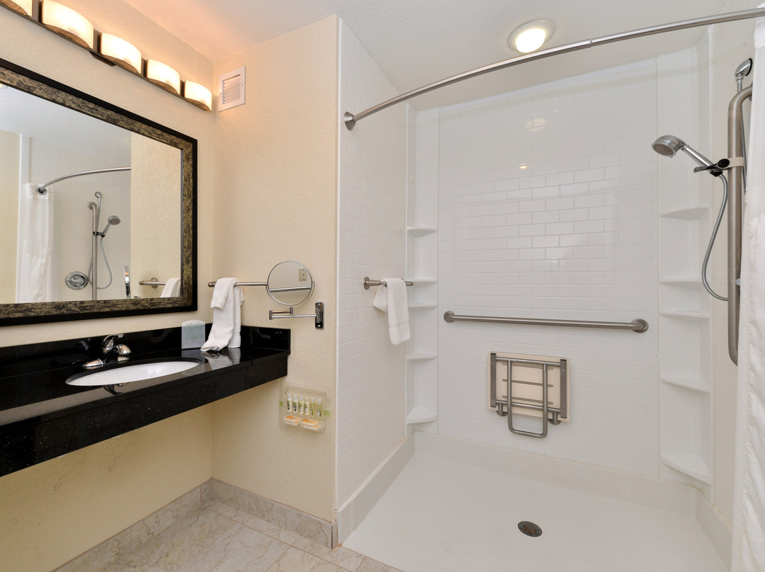 Holiday Inn Montgomery Airport South By IHG主图