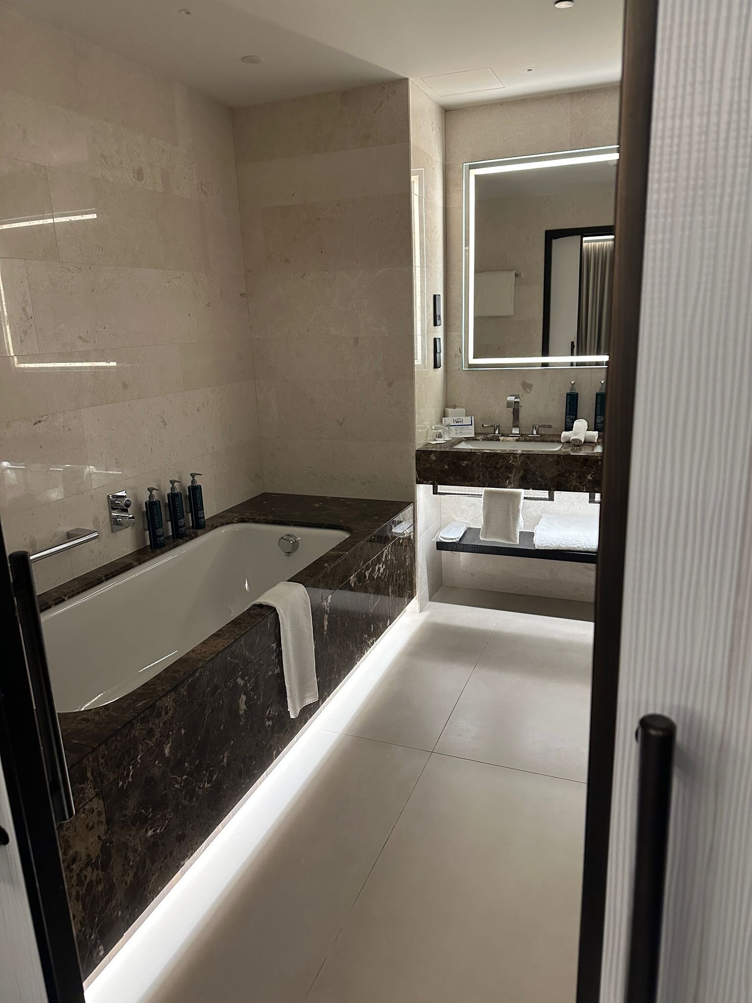 Hilton Belgrade-浴室