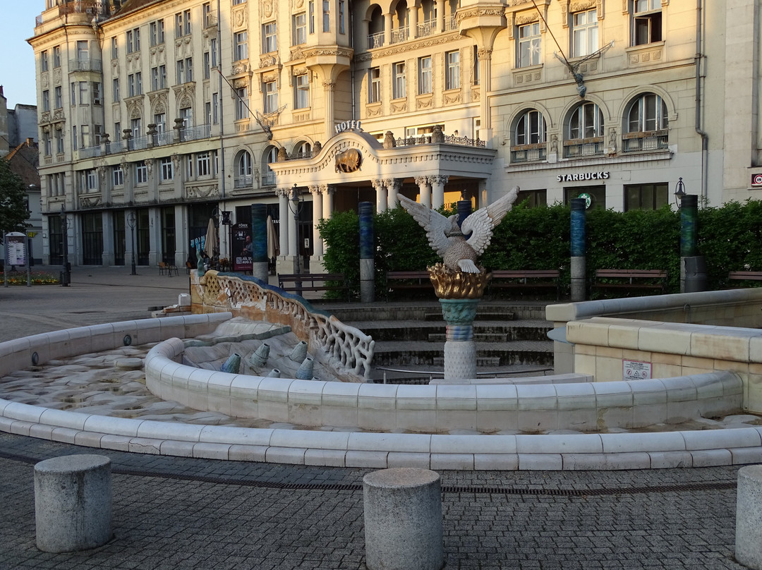 Főnix oszlop szökőkúttal景点图片