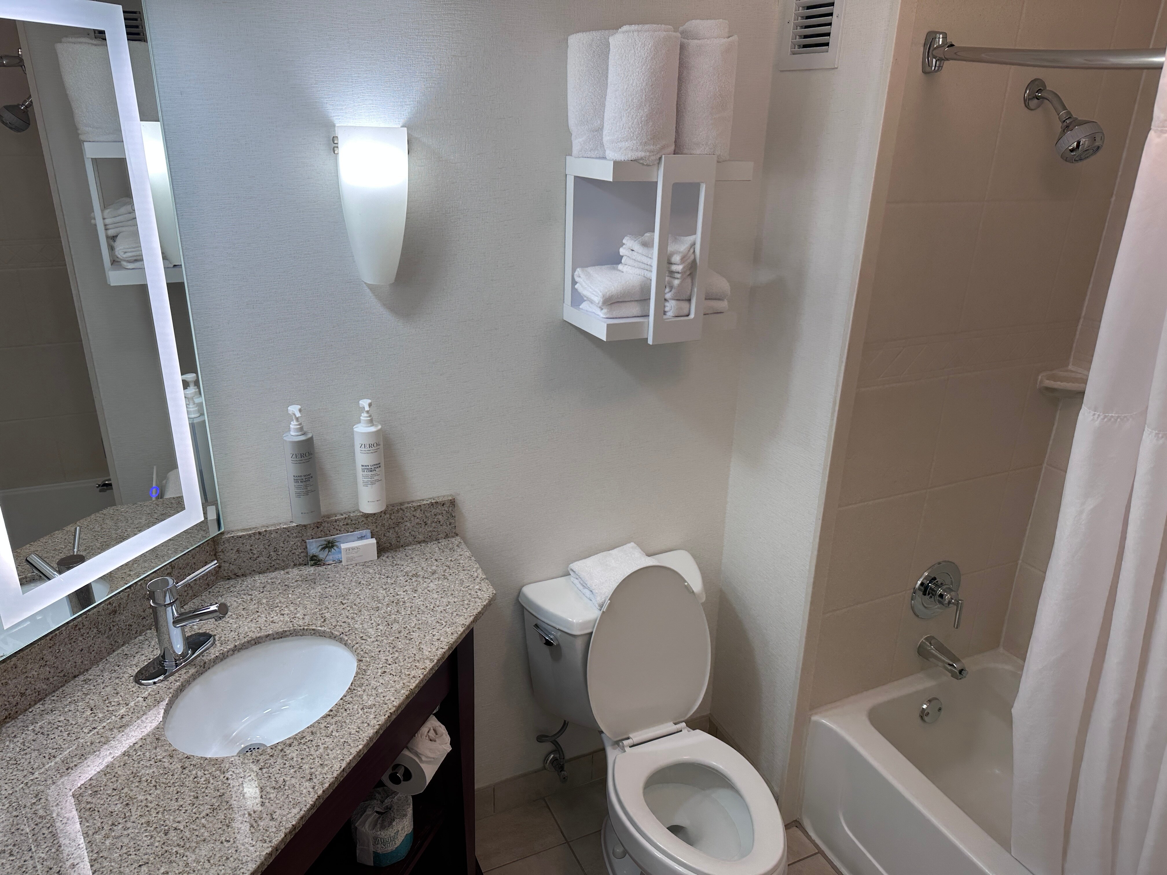 Hampton Inn Kansas City/Overland Park-浴室