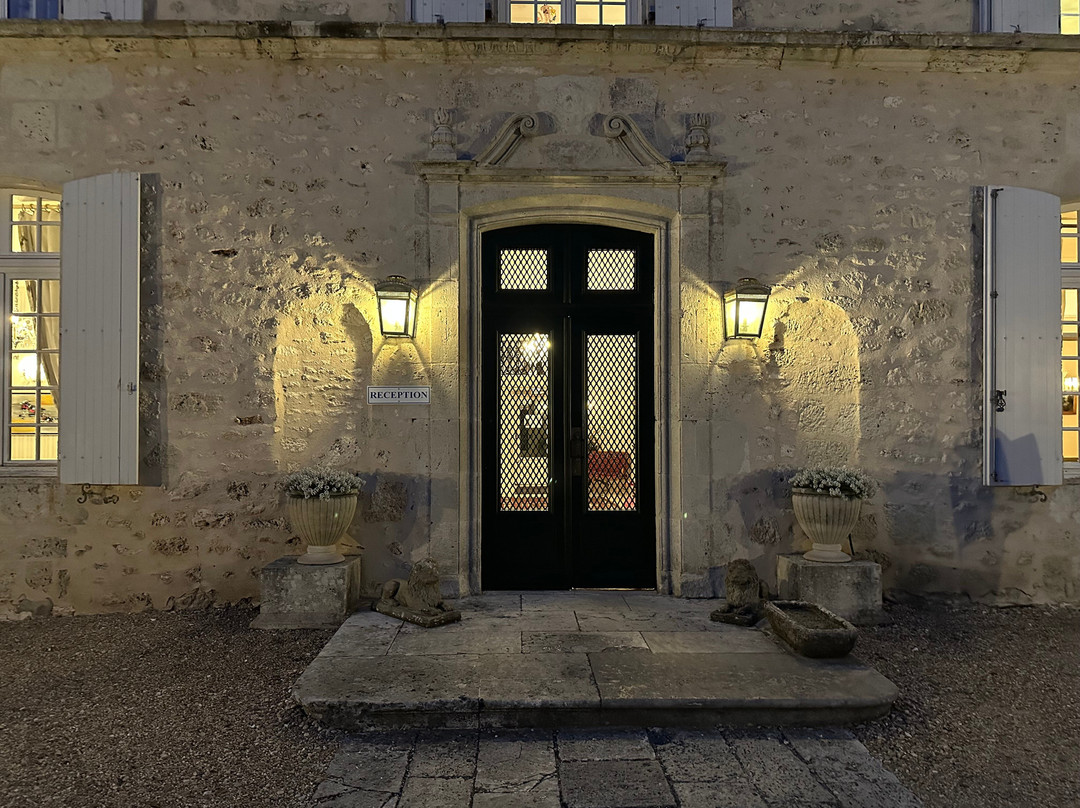 维基埃城堡酒店主图