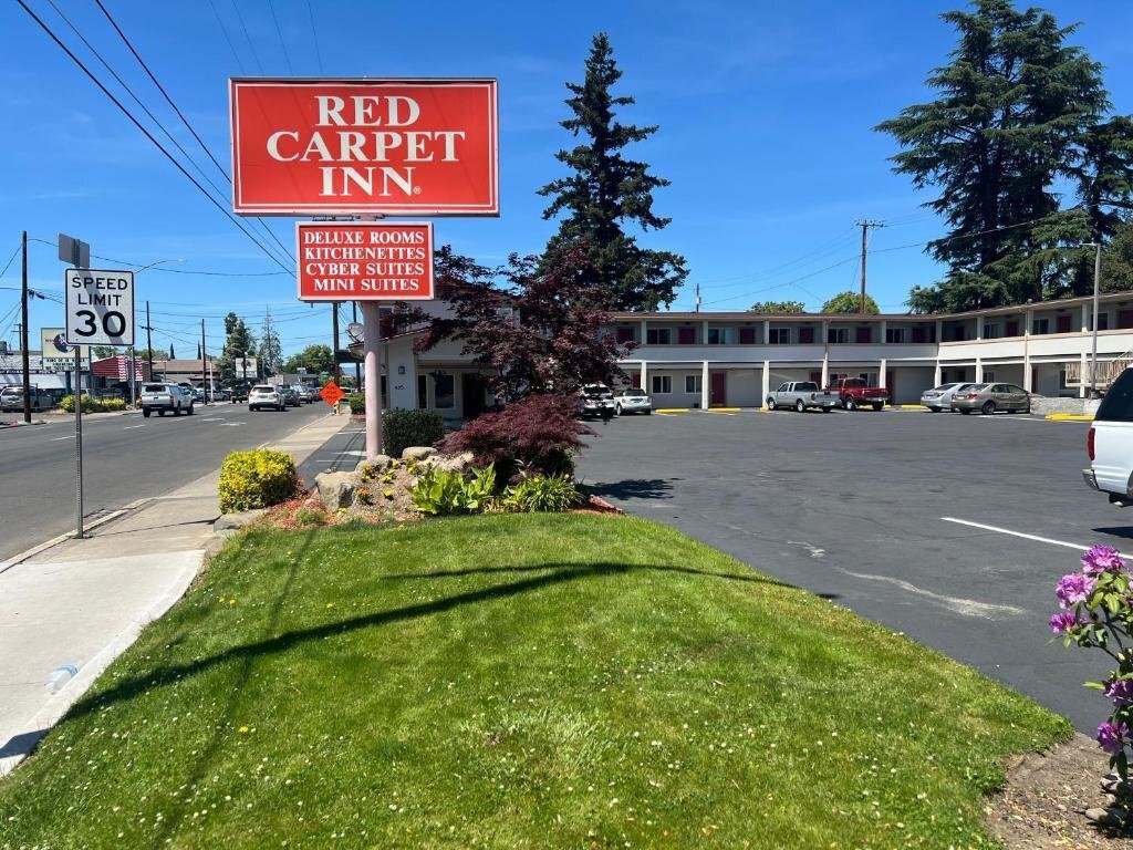 Red Carpet Inn Medford