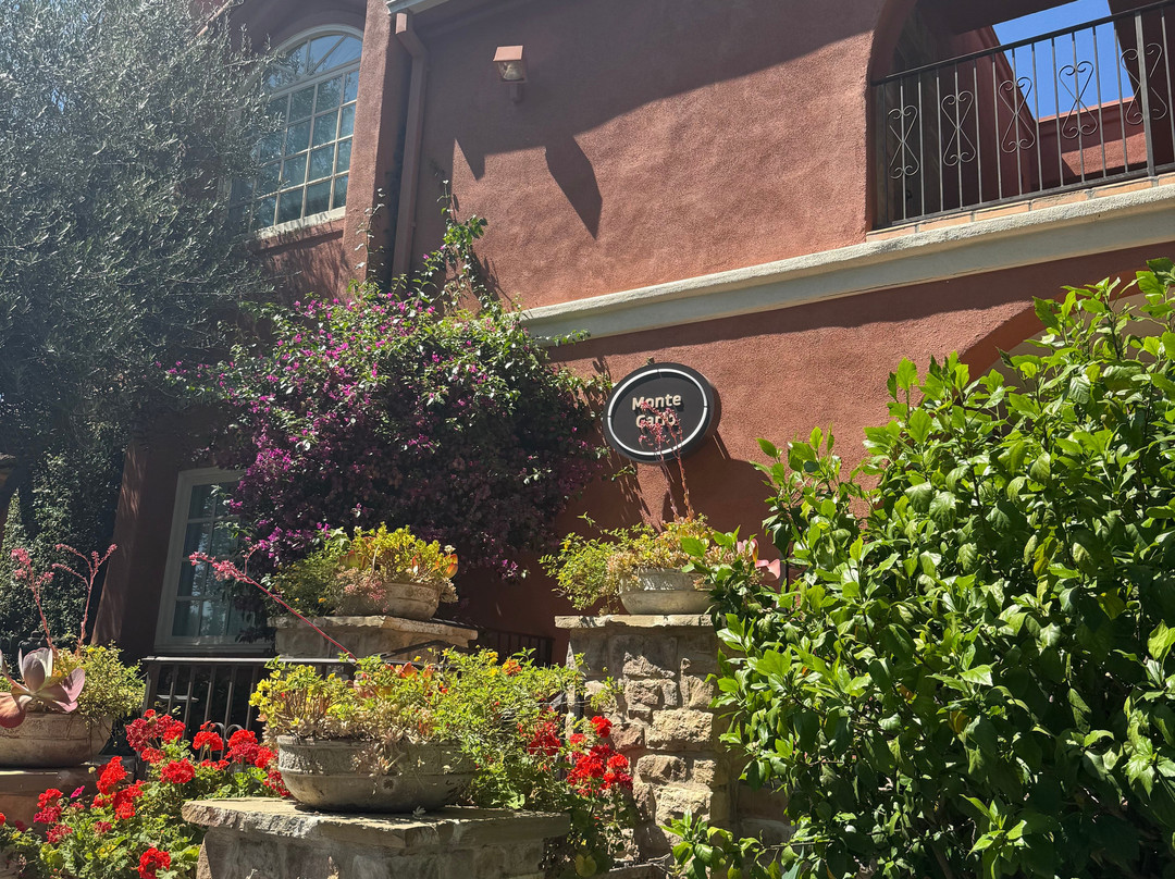 西湖村酒店主图