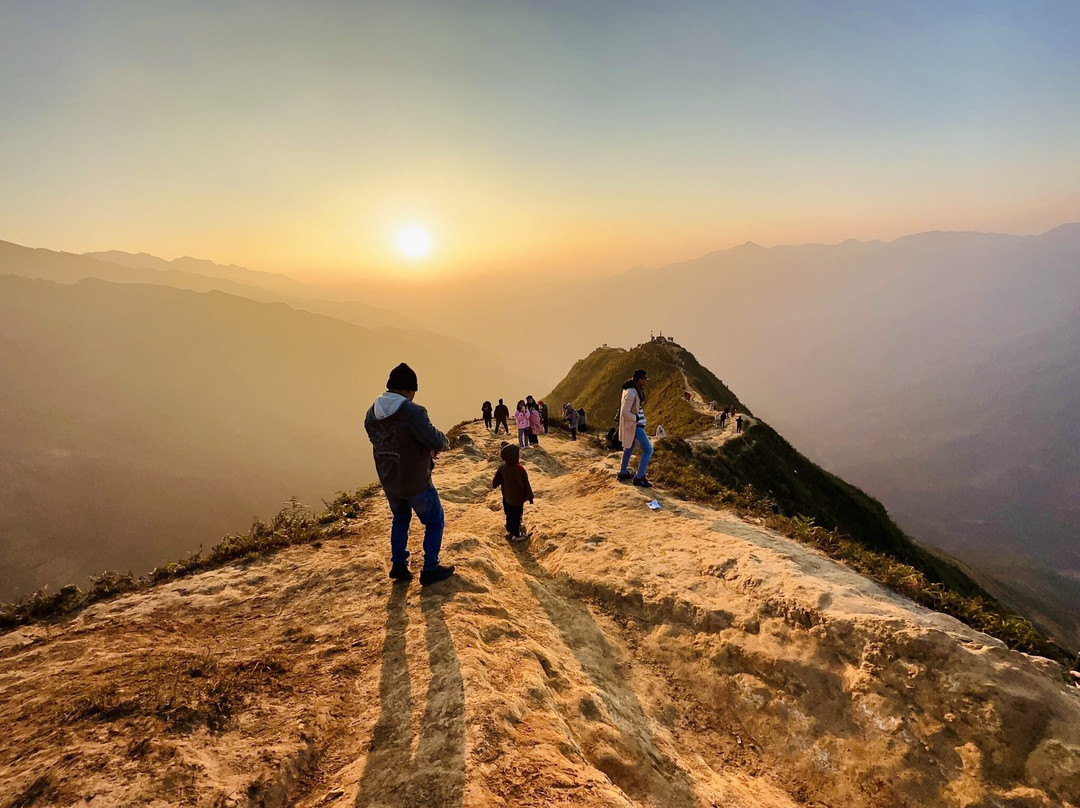 Cloud Valley Háng Đồng