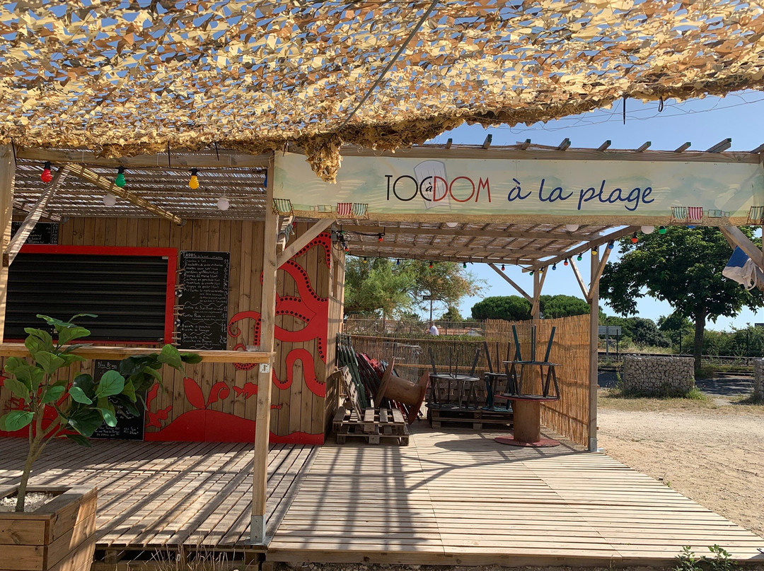 Toc À Dom À La Plage