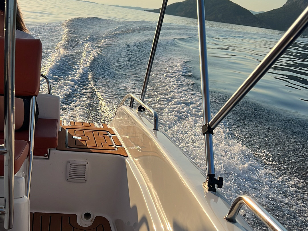 A La Carte Yachting - Boat Rentals