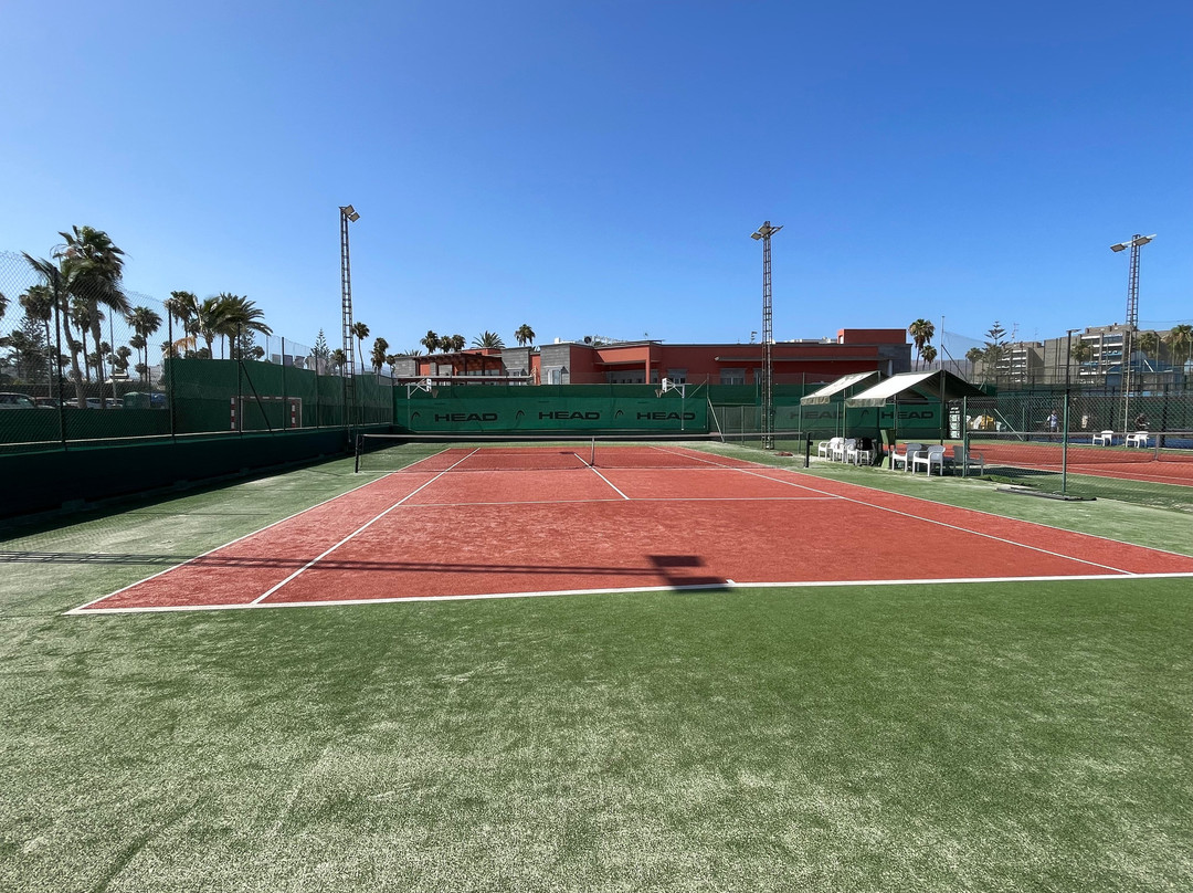 Play Tennis In The Sun-大加那利岛拉斯帕尔马斯必去景点