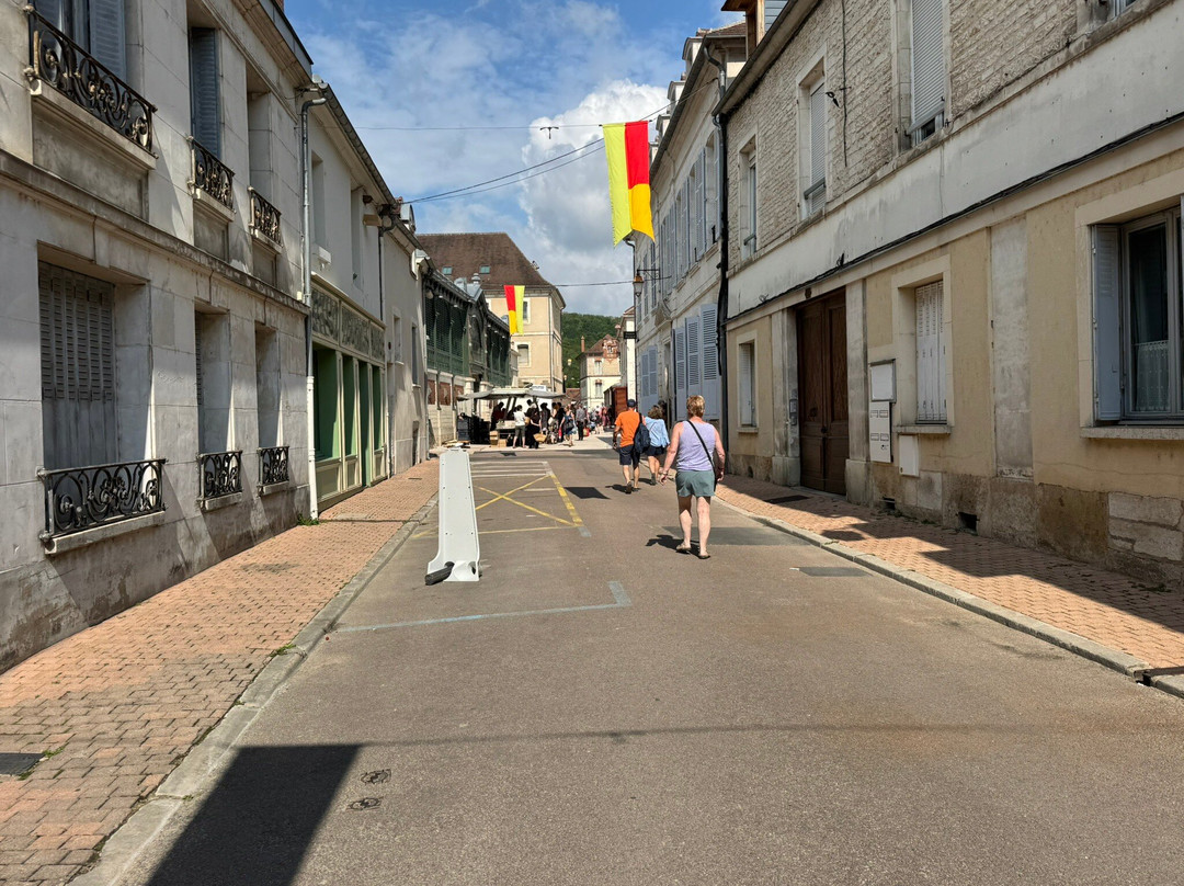 Marché couvert à Tonnerre