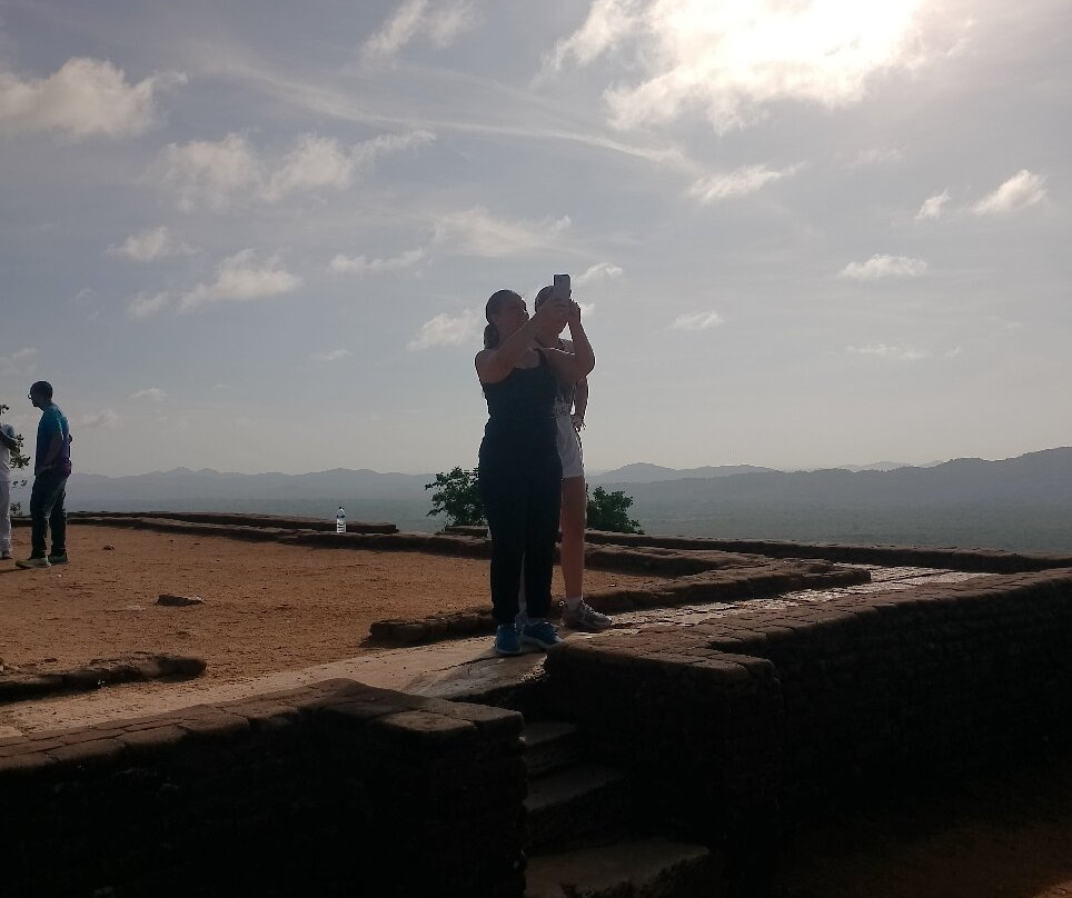 Raj Lanka Tours Nouraj-Katugastota必去景点