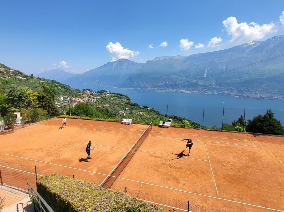 Village Hotel Lucia主图