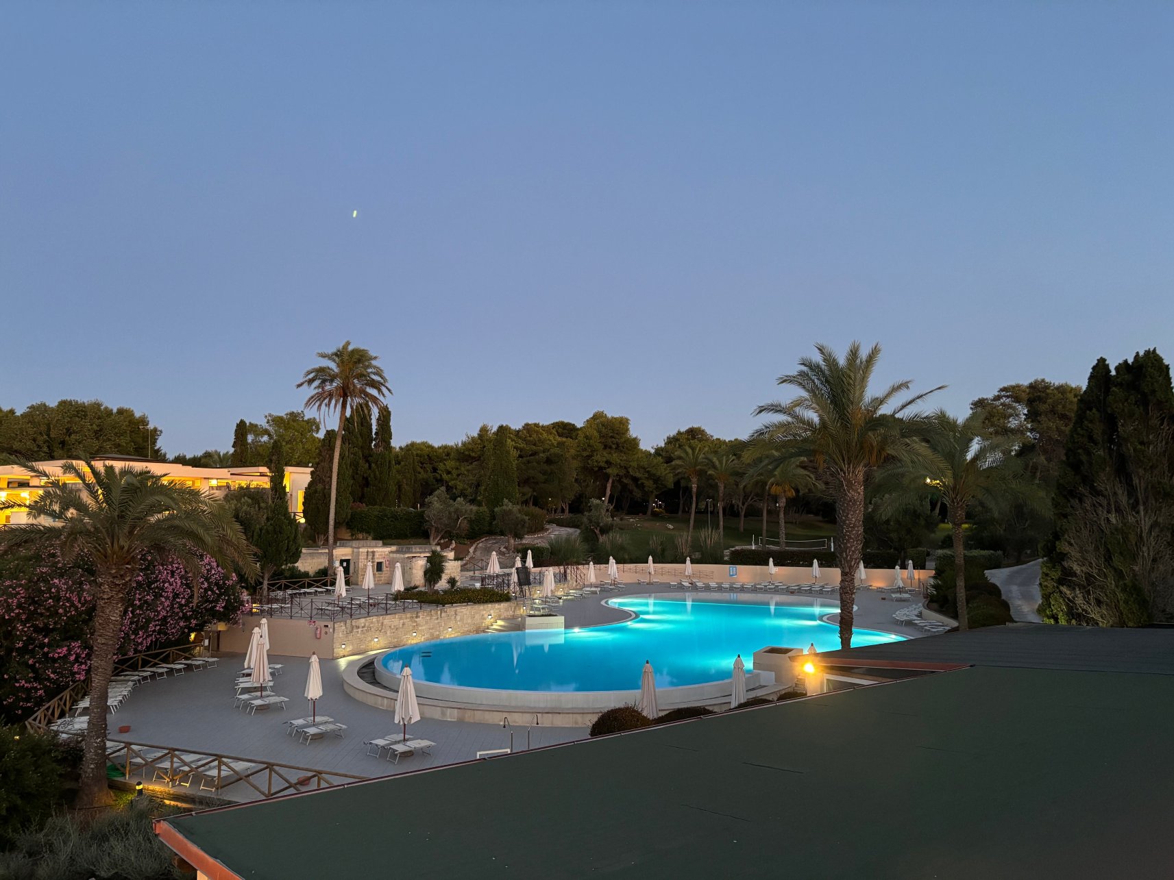 奥特朗托乐查勒海滩度假酒店-泳池