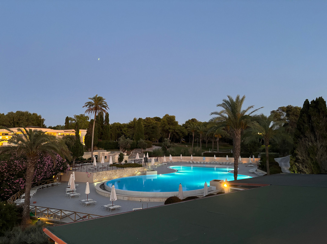 奥特朗托乐查勒海滩度假酒店主图