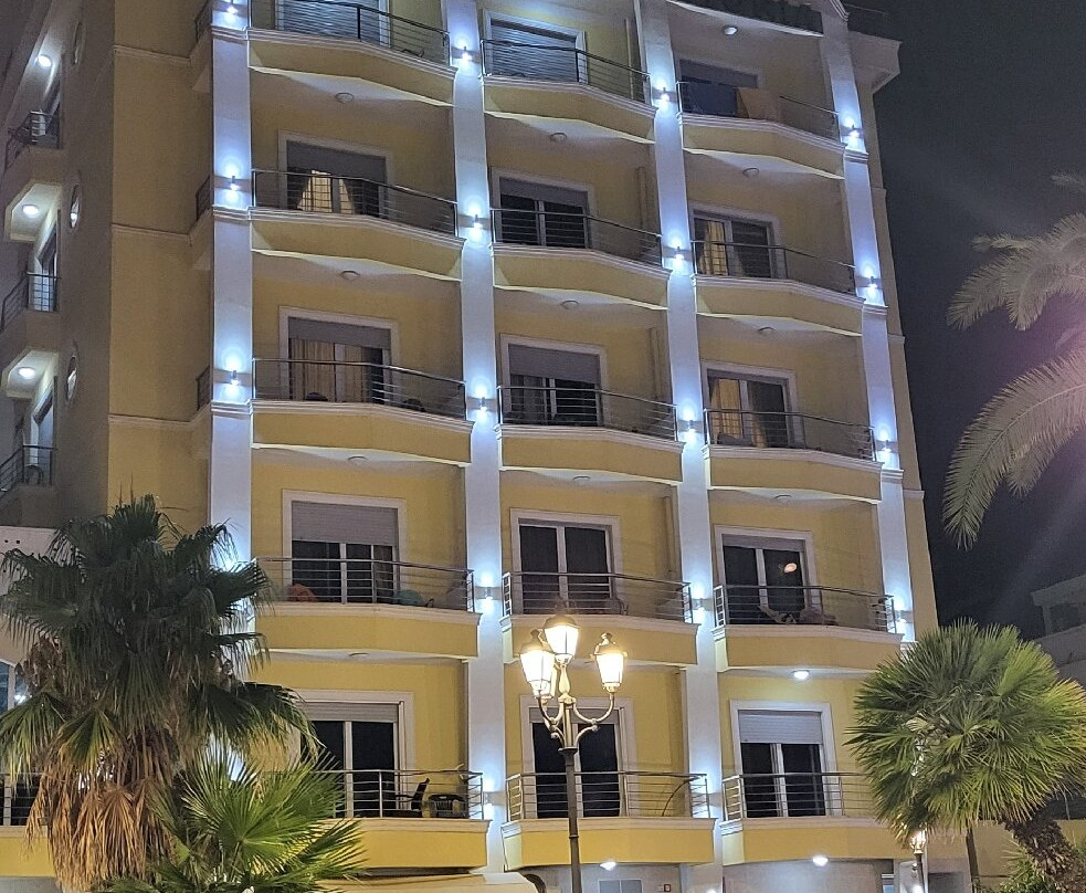 维多利亚大酒店主图