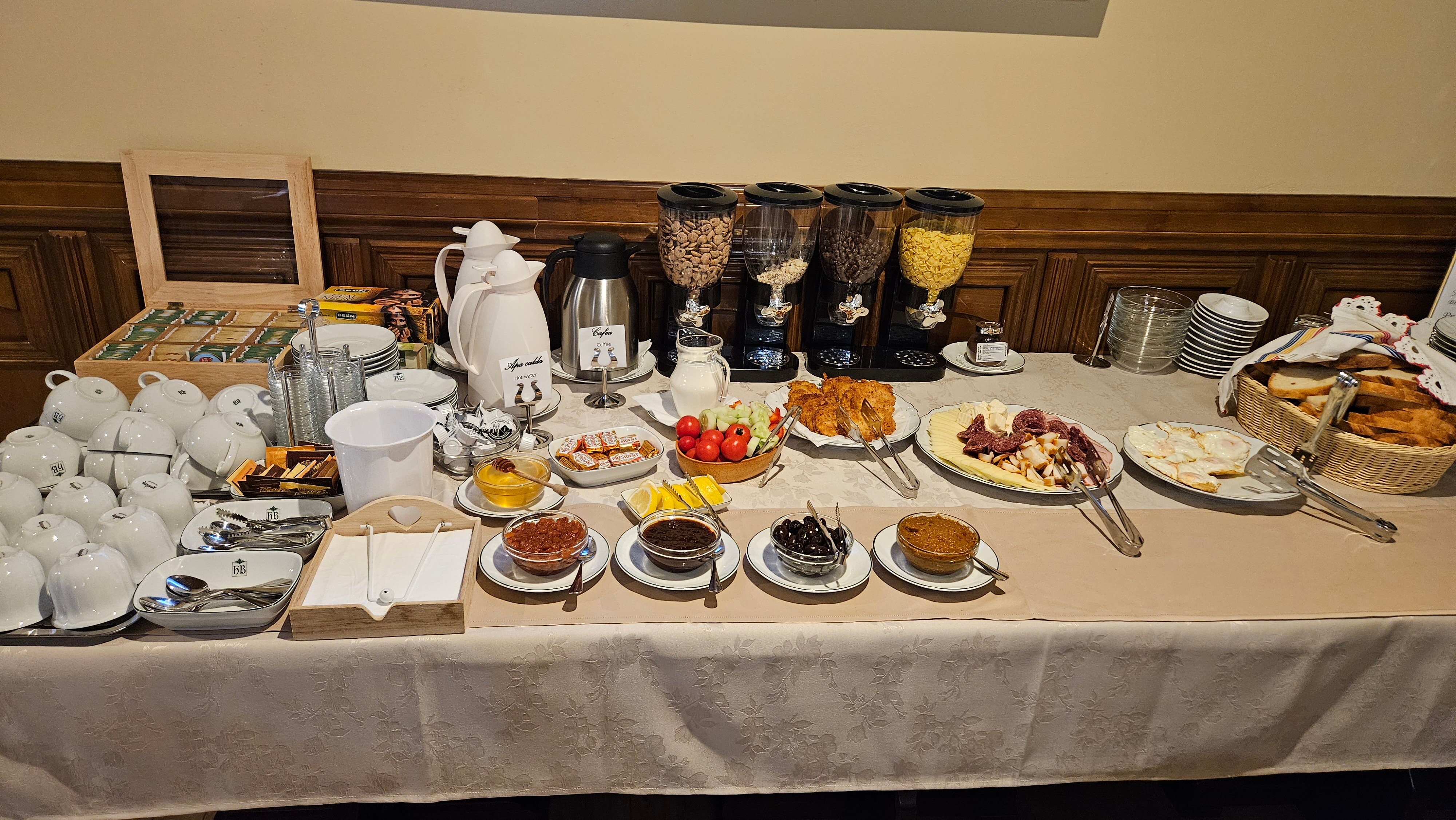 Hanul Brâncovenesc-餐饮