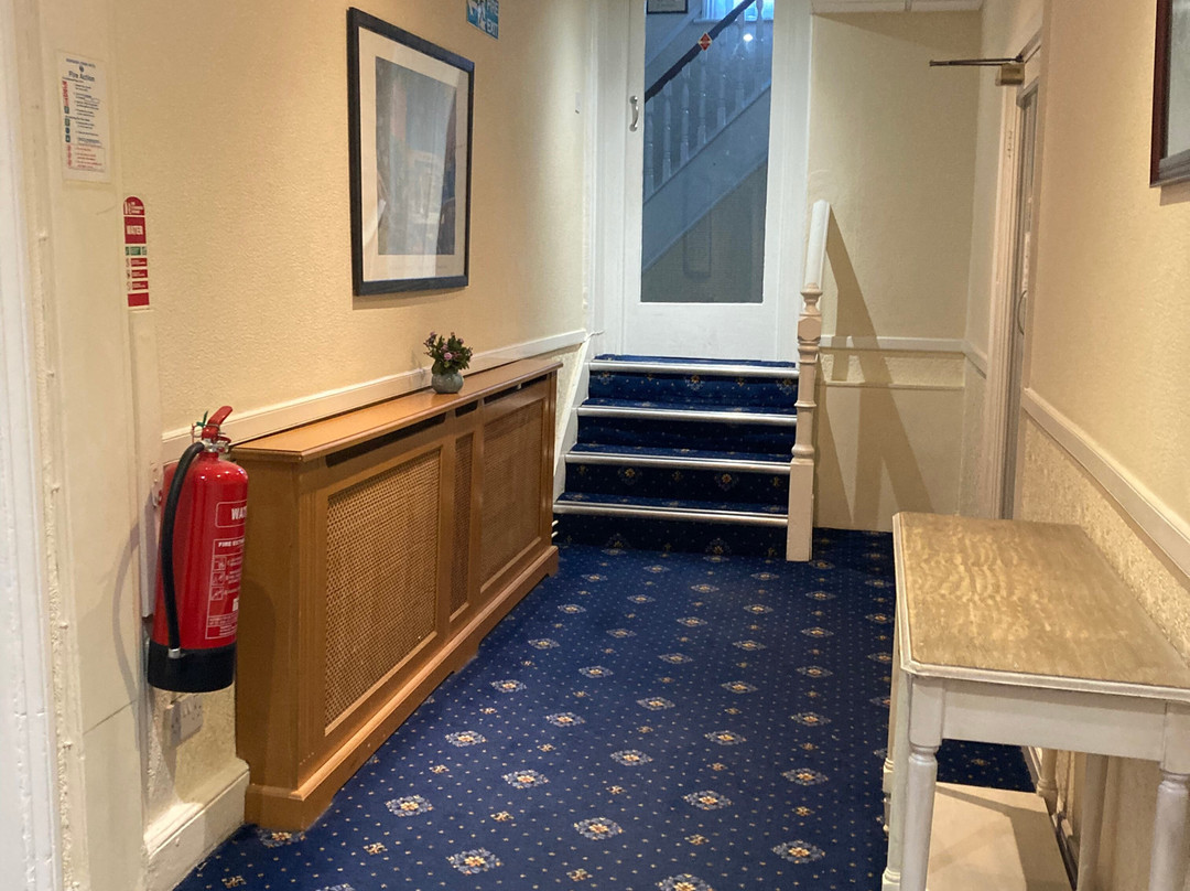 Borough Arms Hotel主图