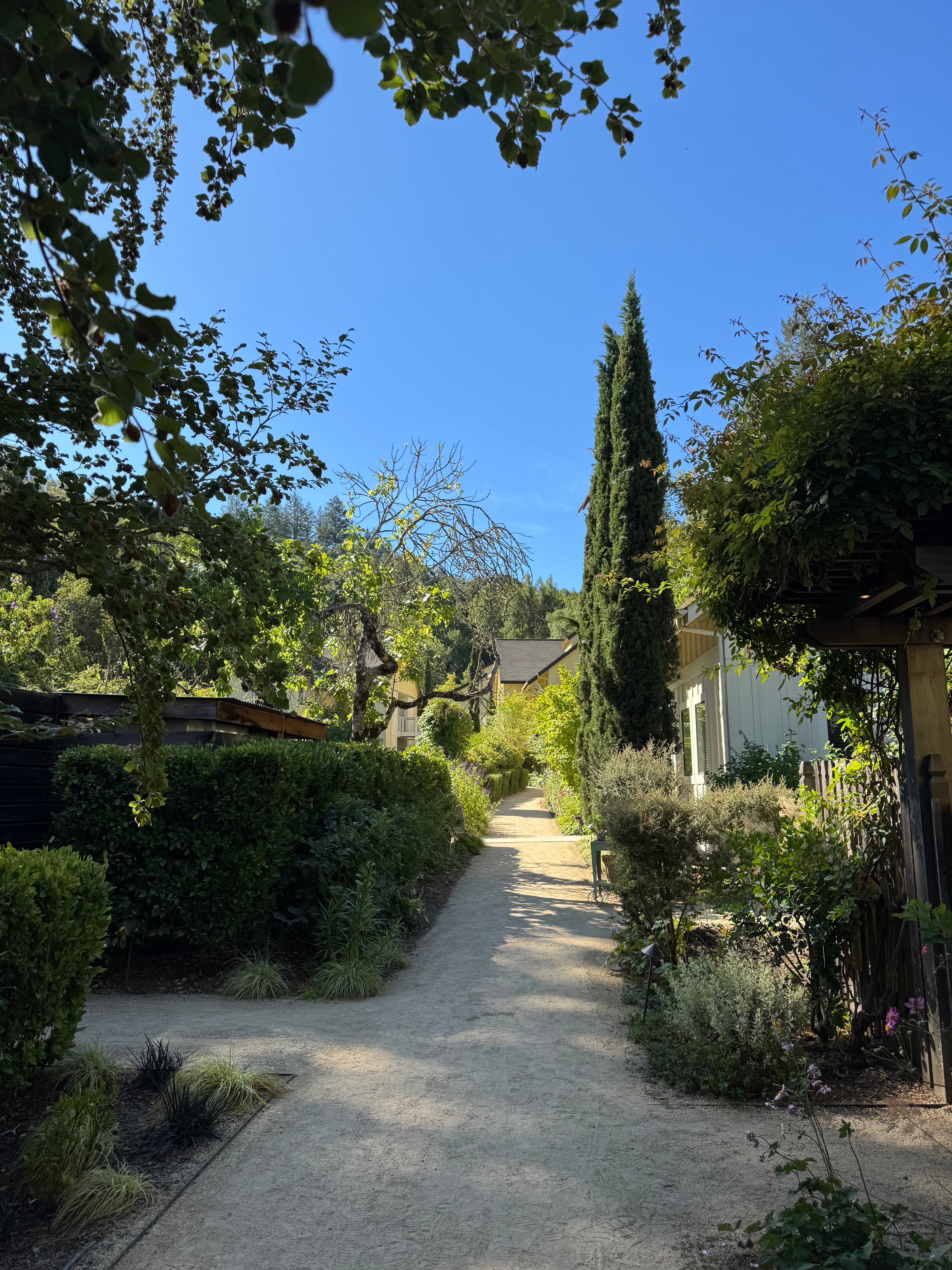 Farmhouse Inn-官方