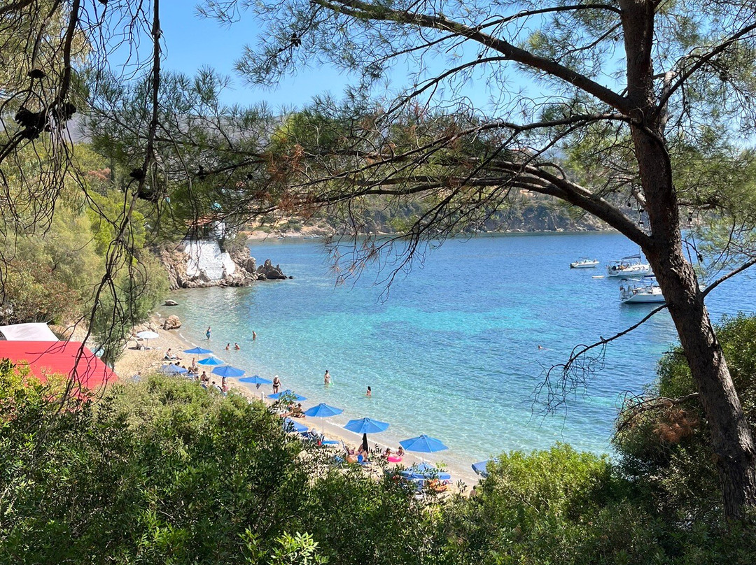 Agios Ermogenis Beach-Charamida必去景点