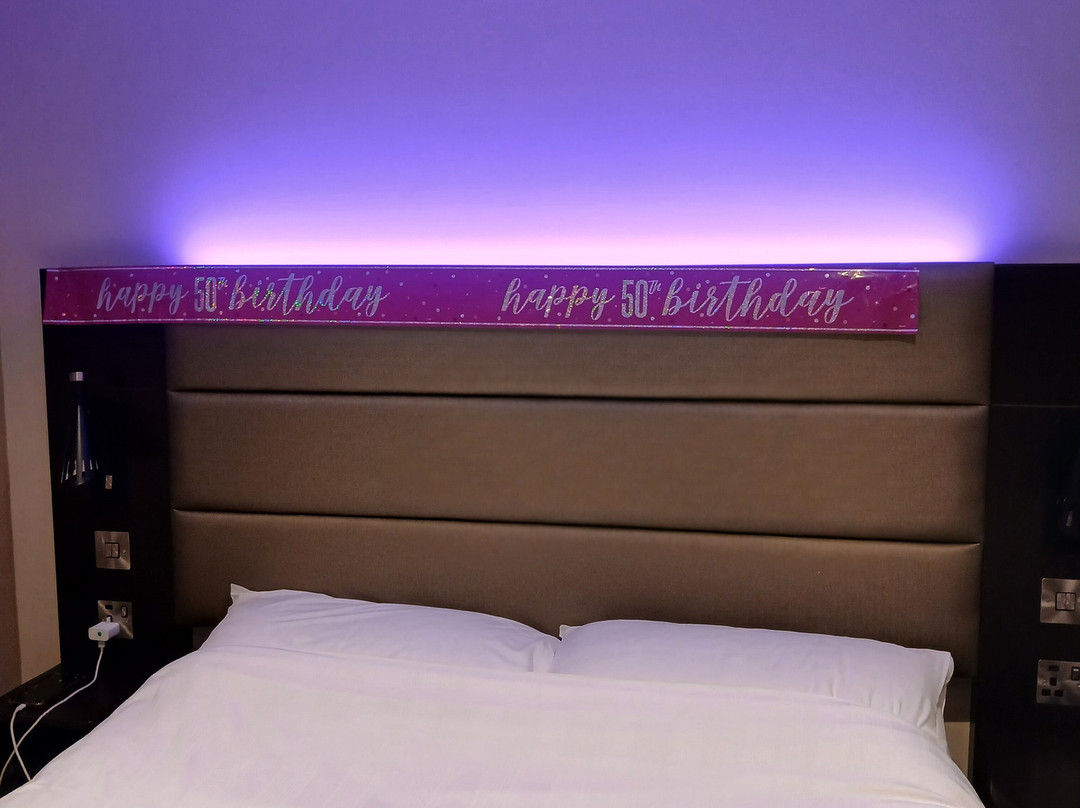 Premier Inn Milton Keynes (Willen Lake) Hotel主图