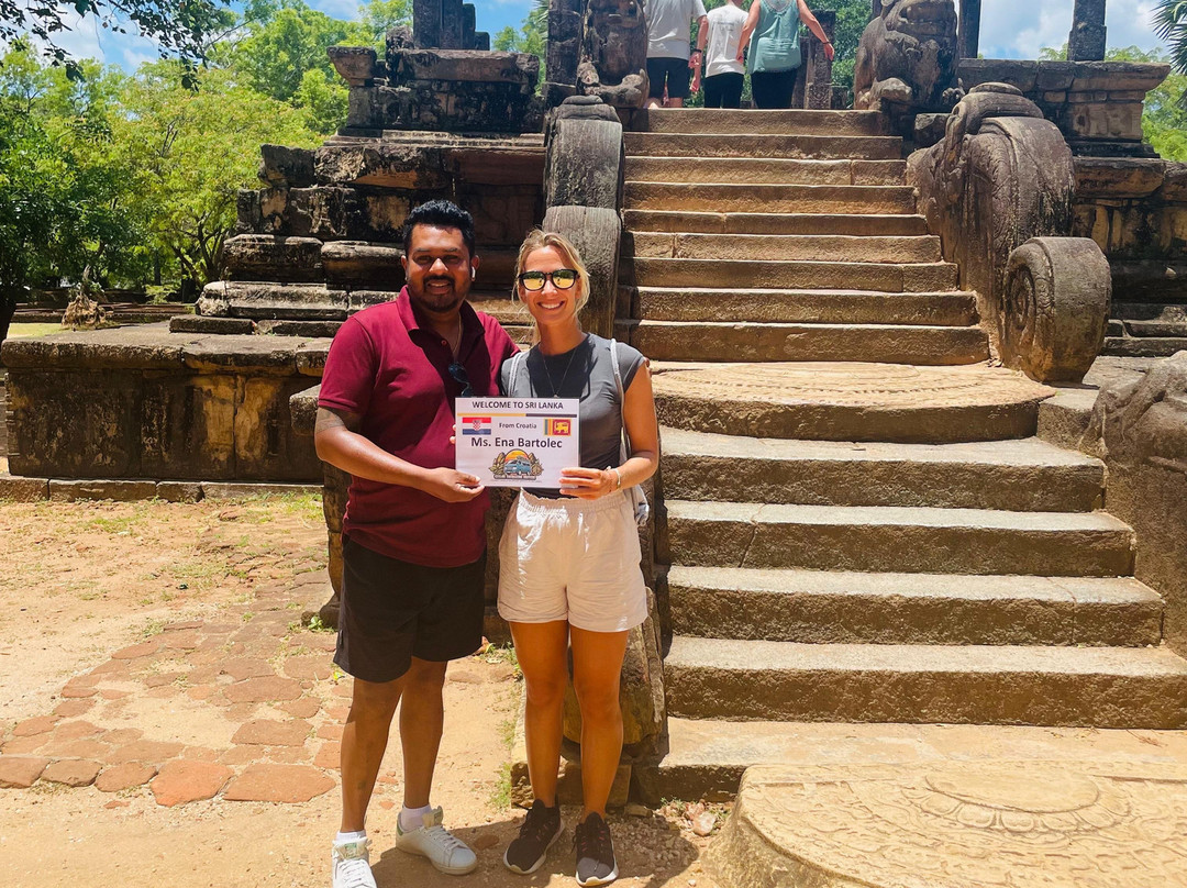 Ceylon Tourguide Drivers