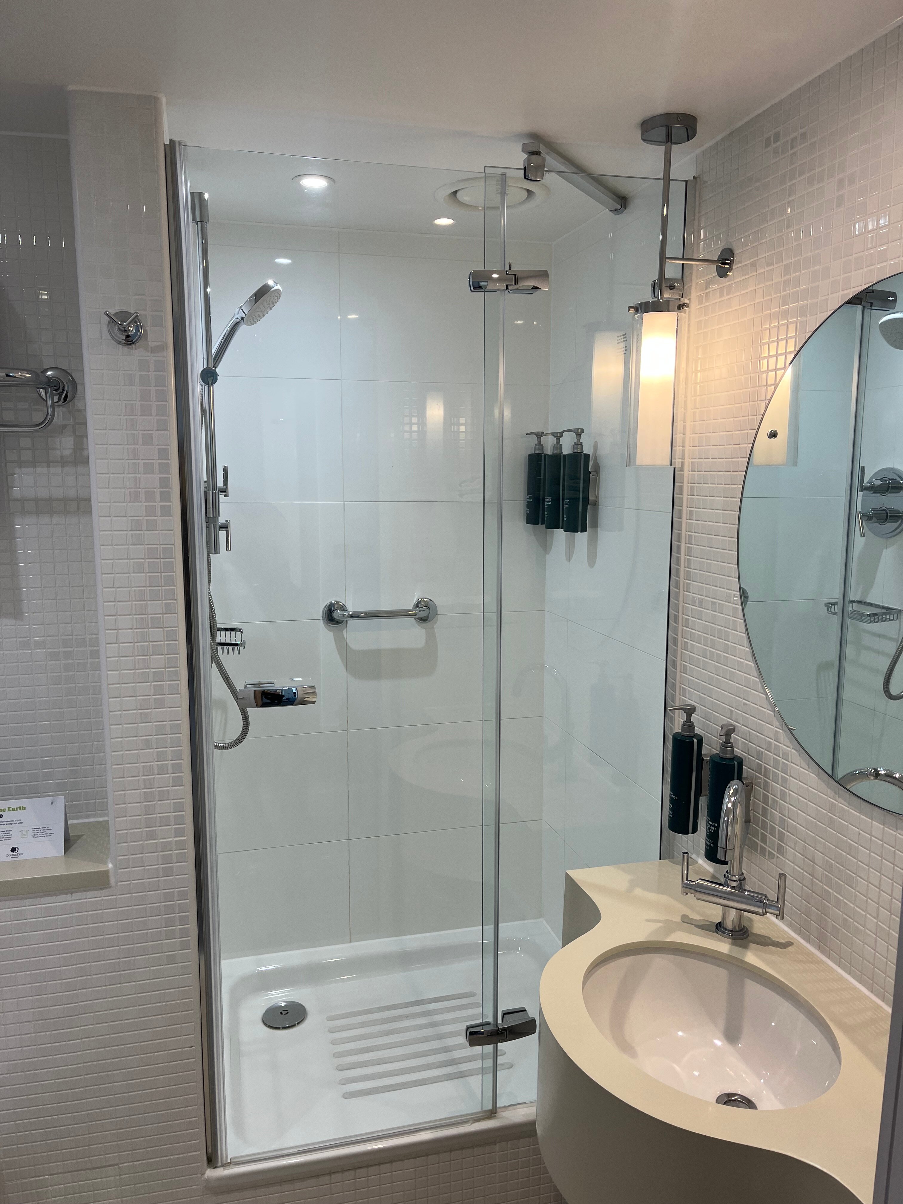 曼彻斯特伦敦双数希尔顿酒店-浴室