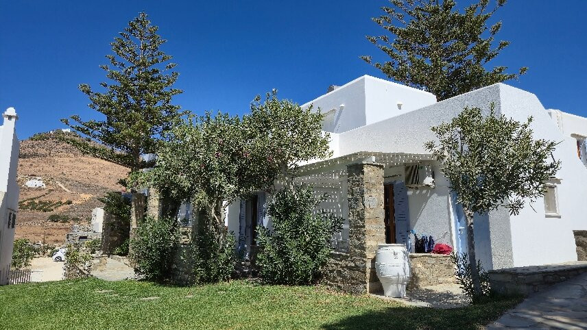 Elena Studios & Apartments主图