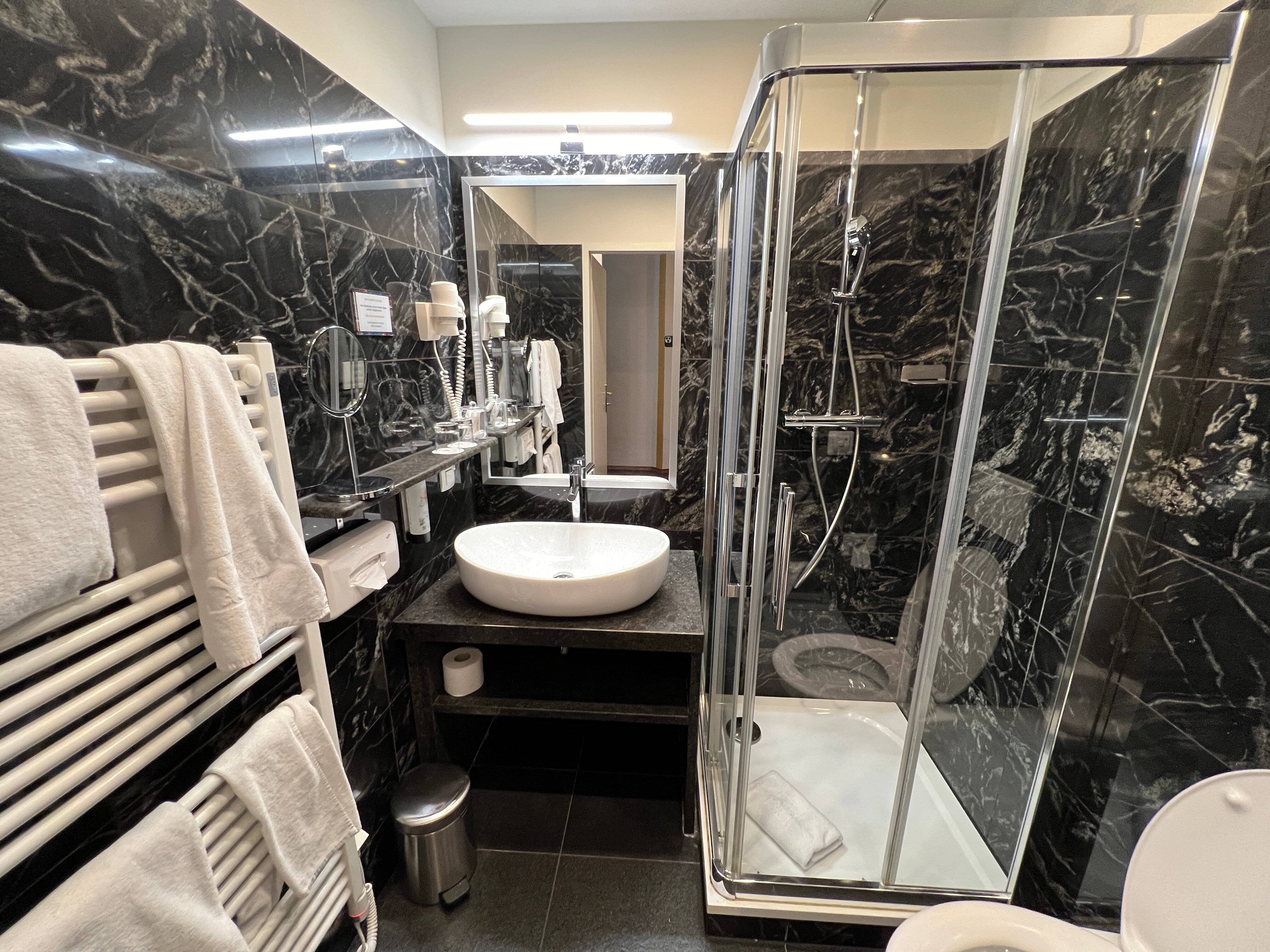 Boutique Hotel Dom-浴室