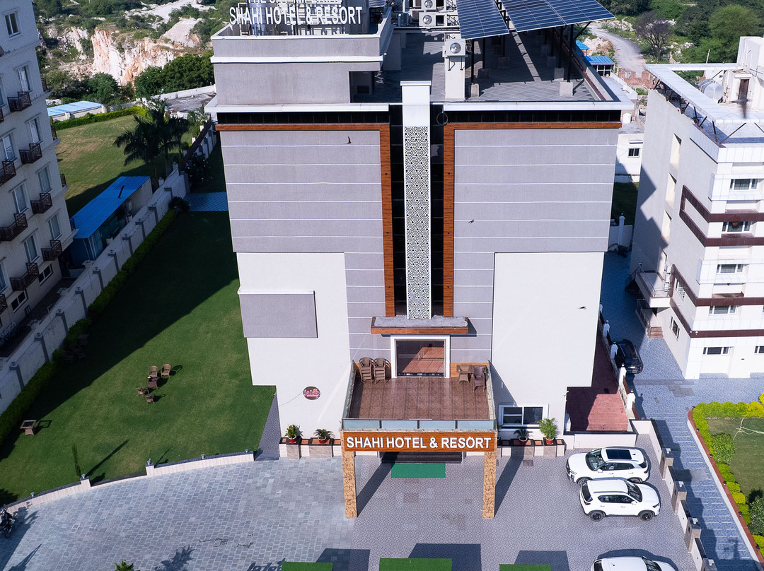 The Sky Imperial - Shahi Hotel & Resort