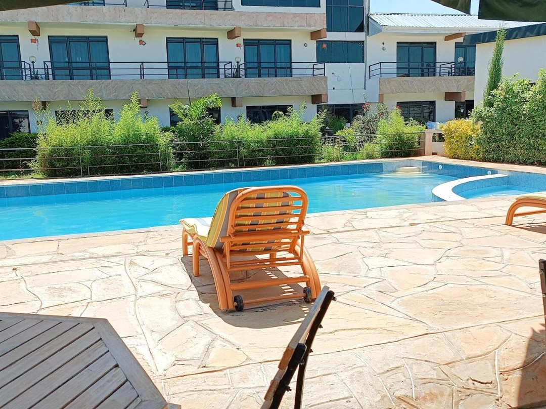 Osiligi White Resort