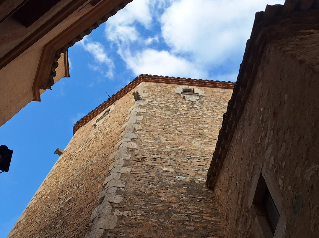 Parroquia de Sant Pere i Santa Reparada-贝格必去景点