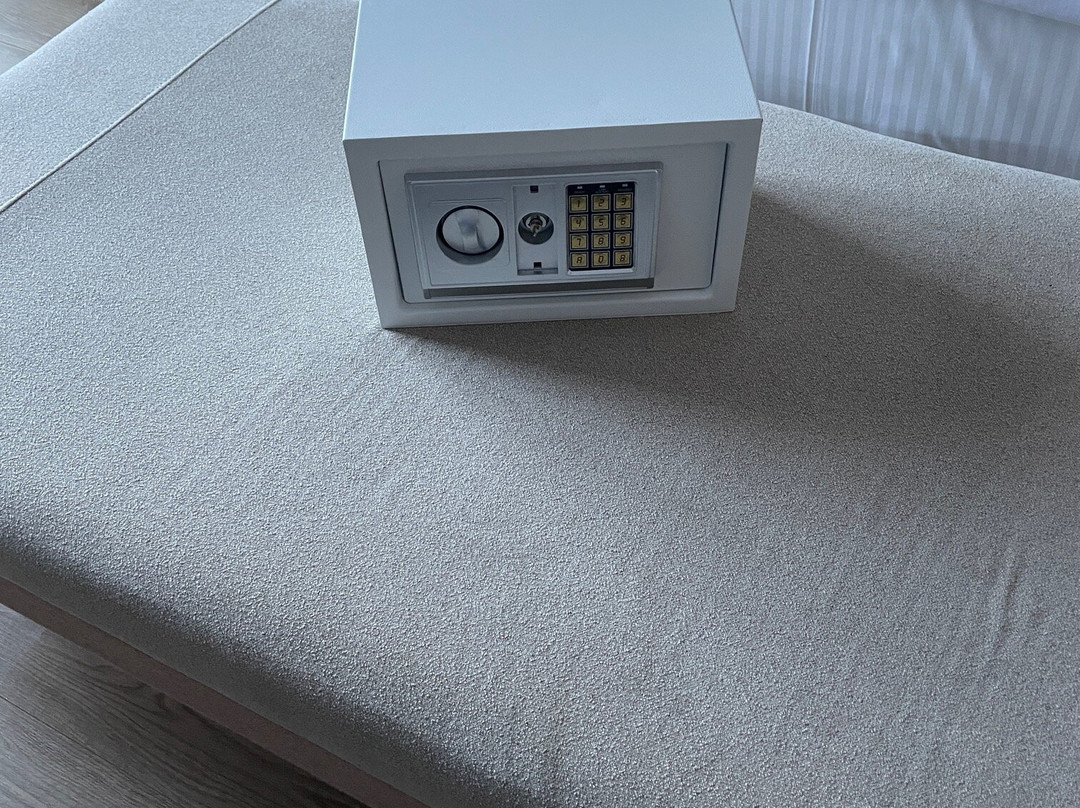 Henry Resort And Spa