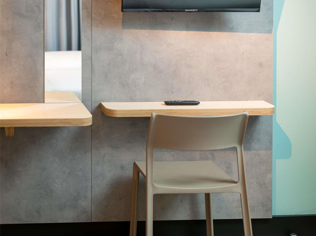 加吕依合-艾-桂合酒店住宿-宜必思快捷卡略尔国际中心酒店