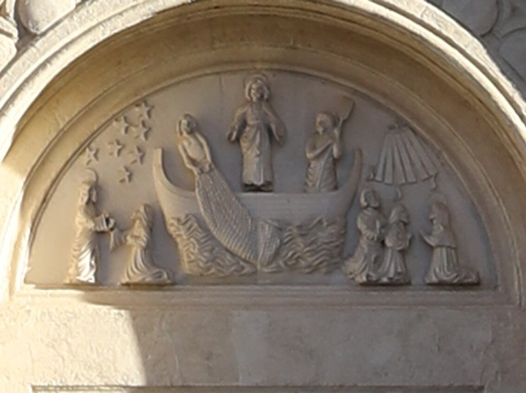 Eglise Saint-Pierre-帕拉瓦莱弗洛必去景点