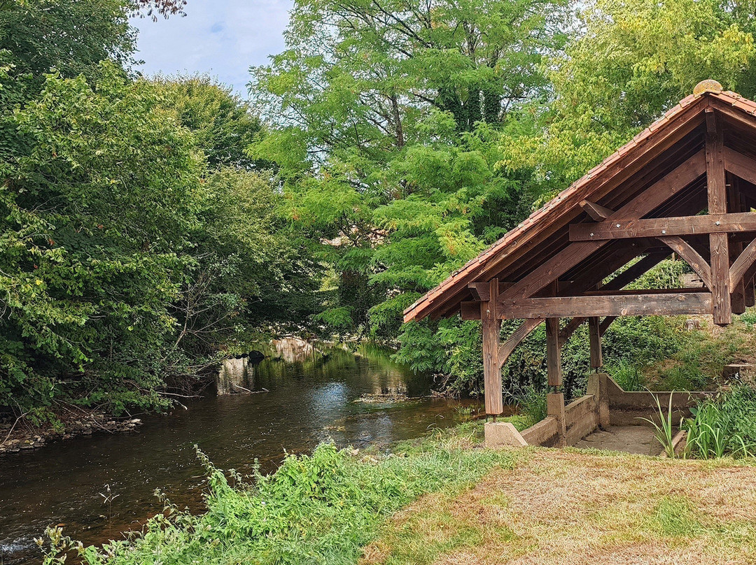 Lavoir de Saint-Martial-d'Albarède-Saint-Martial-d'Albarede必去景点