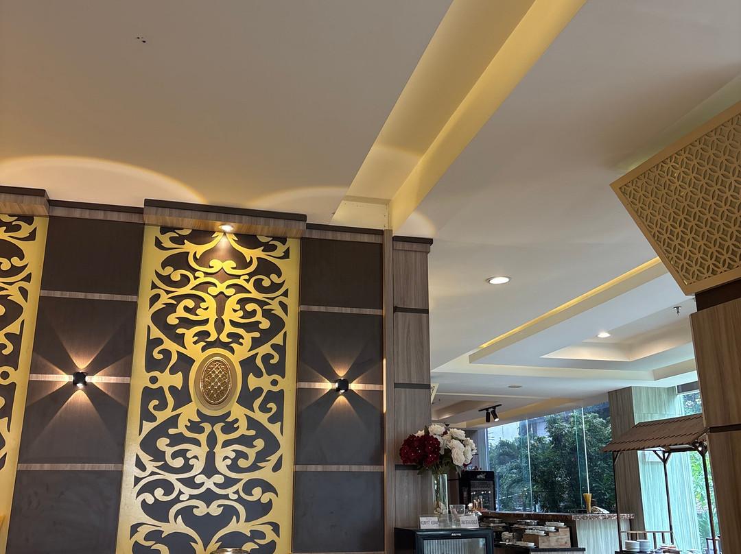 Ascent Premiere Hotel And Convention Pasuruan主图