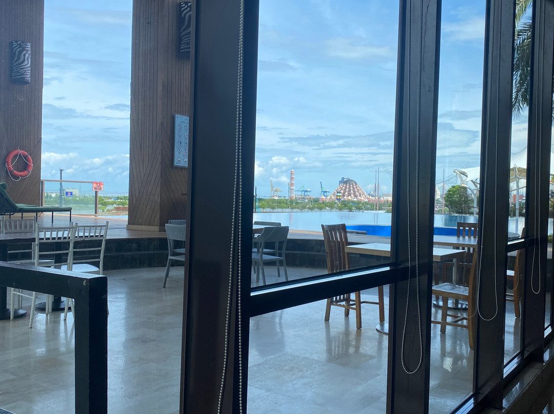 The Rinra Makassar主图