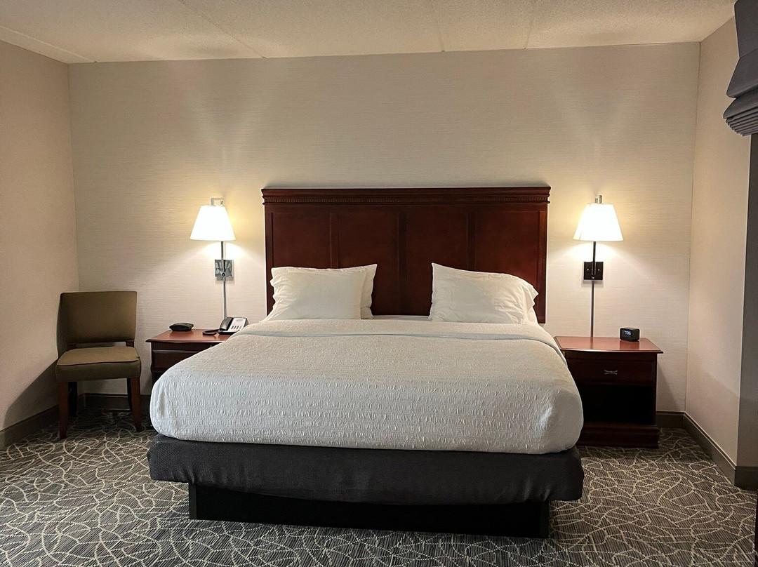Hampton Inn & Suites Berkshires Lenox主图