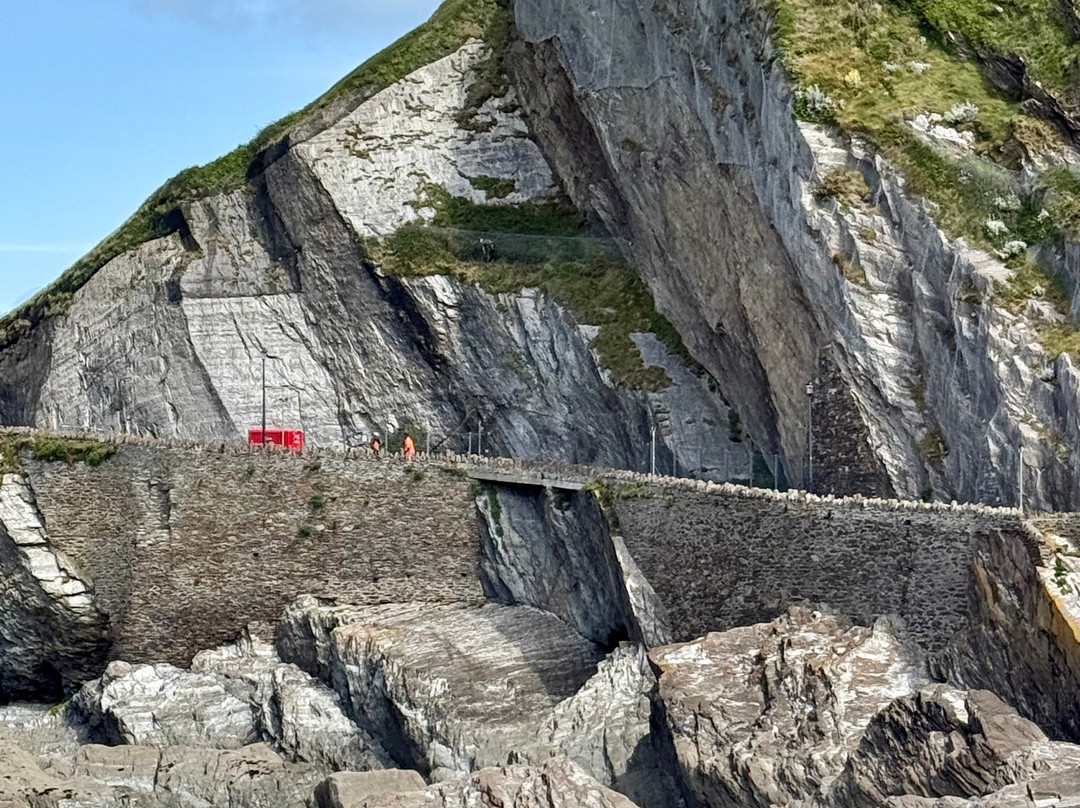 Capstone Hill-伊尔弗勒科姆必去景点