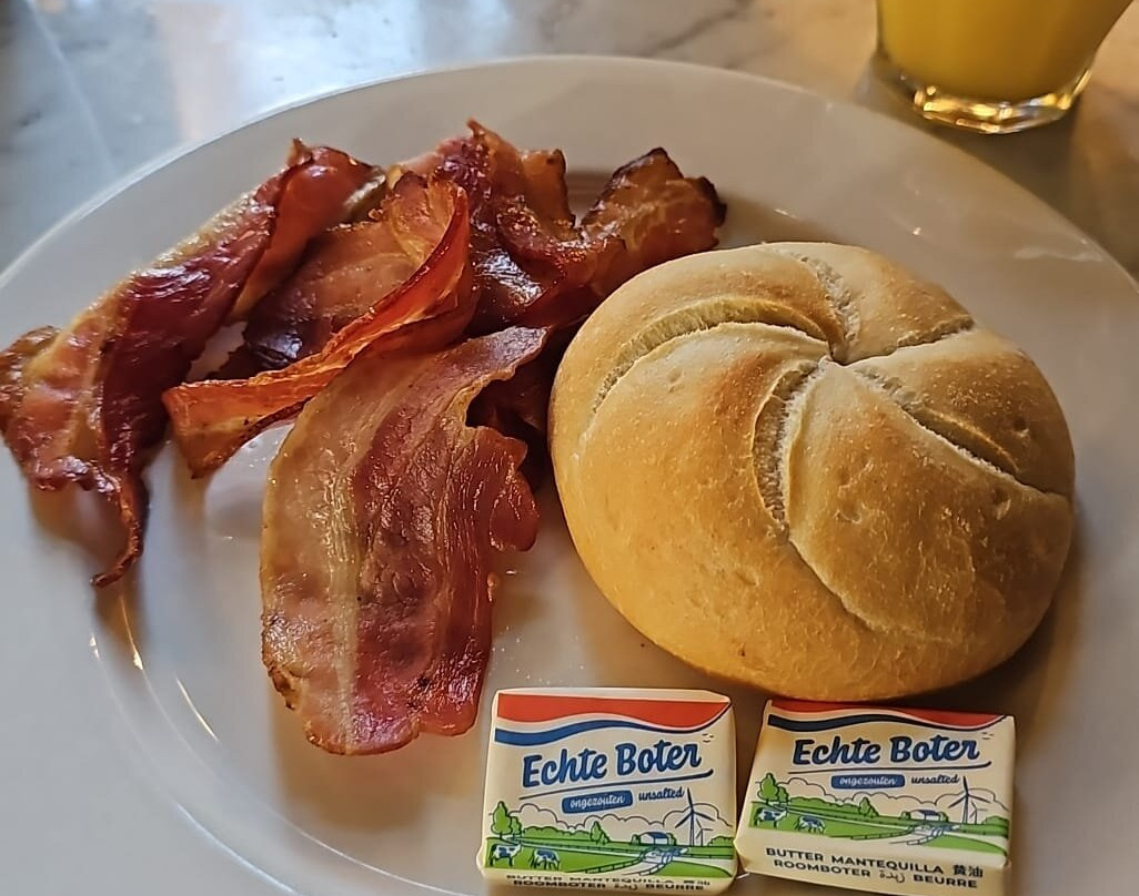 卡尔顿广场酒店主图