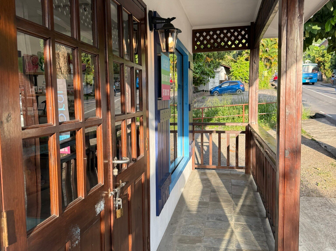 Koral Souvenir Boutique-博瓦隆必去景点