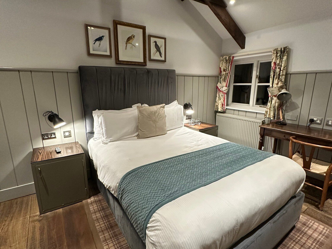 皇冠酒馆、餐厅及住宿宾馆主图