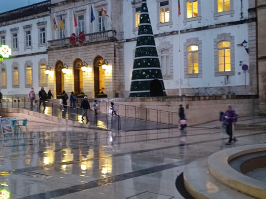 Praça Oito de Maio-科英布拉区必去景点