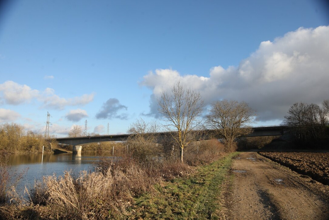 Pont de Bresse-Lux必去景点