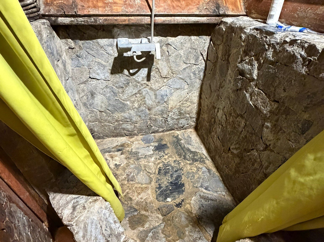 Chalet Tropical Hotel &  Bar Restaurant主图