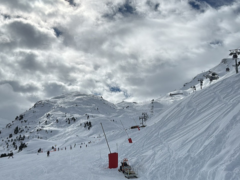 The Snow School-梅瑞贝尔必去景点